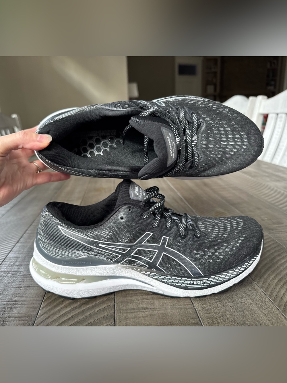 ASICS Gel-Kayano 28 Black/White Running Sneakers Women's Size 8.5